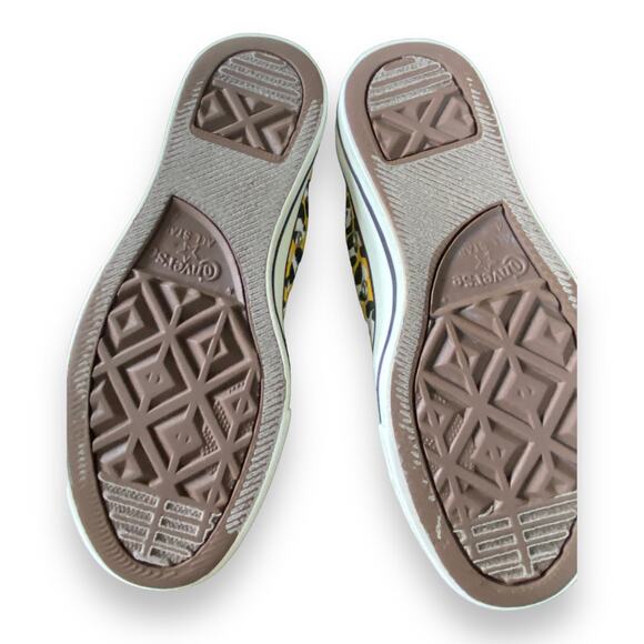 Converse Chuck Taylor high top cheetah Sneaker Wm Size 6 - Picture 4 of 9